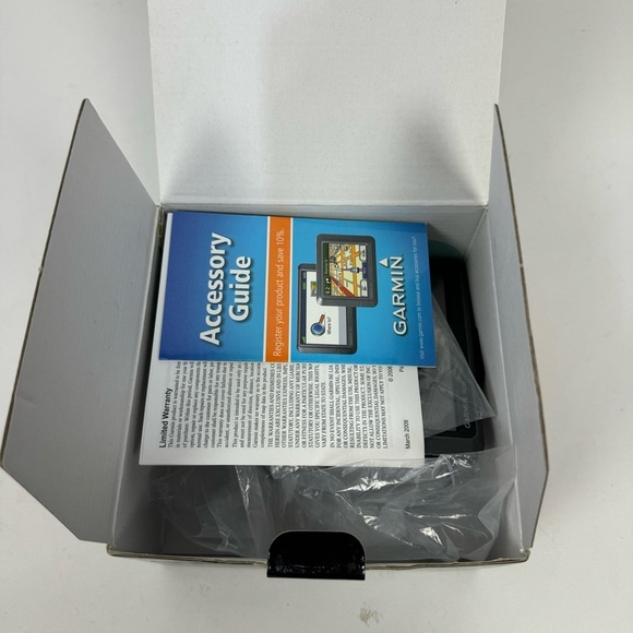 Garmin GPS Navigator 205W - Picture 2 of 8